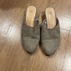 Gap slides/mules